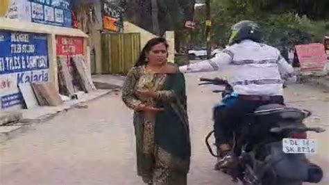 uttar pradesh sexy video|viral video: Ghaziabad: Video of woman walking nude at busy。